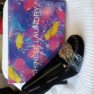 CHINESE LAUNDRY BLACK SUEDE SIZE 8 medium and 10 medium